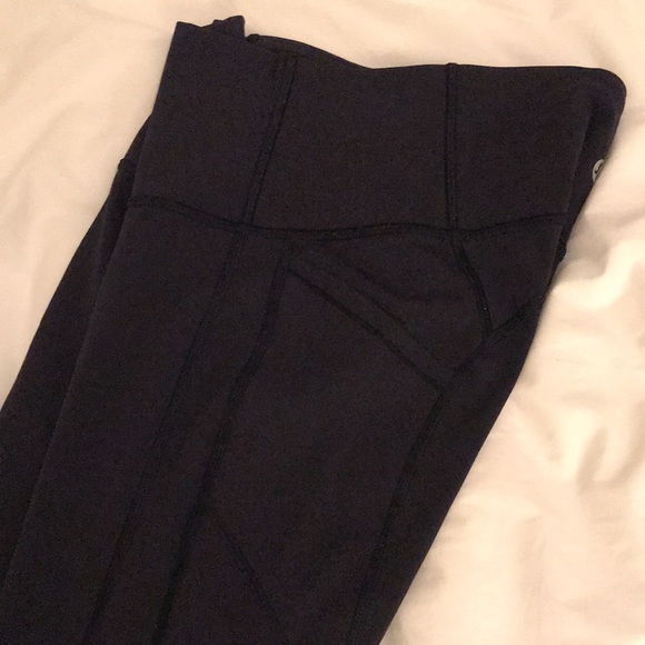 Lululemon Navy 7/8 Leggings - Picture 3 of 5